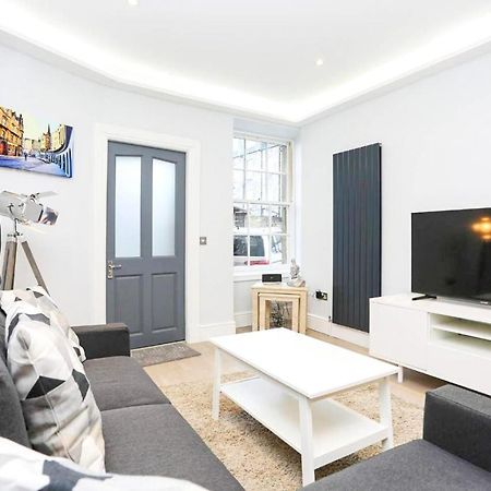 Ultra Modern, Stylish Apartment Next To Princes St Единбург Екстер'єр фото