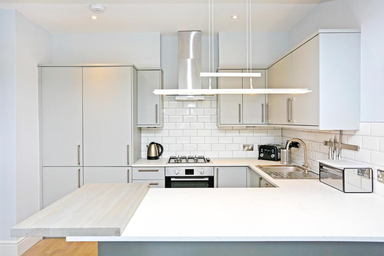 Ultra Modern, Stylish Apartment Next To Princes St Единбург Екстер'єр фото