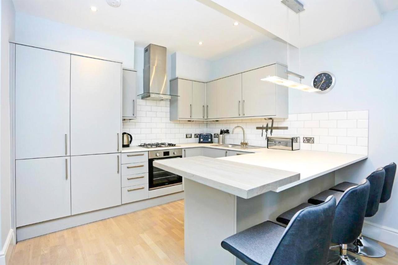 Ultra Modern, Stylish Apartment Next To Princes St Единбург Екстер'єр фото
