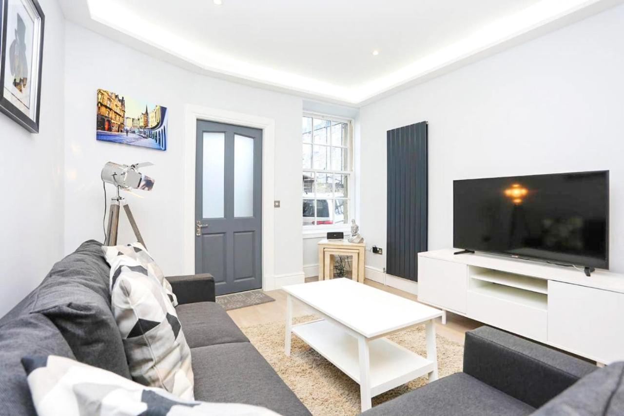 Ultra Modern, Stylish Apartment Next To Princes St Единбург Екстер'єр фото