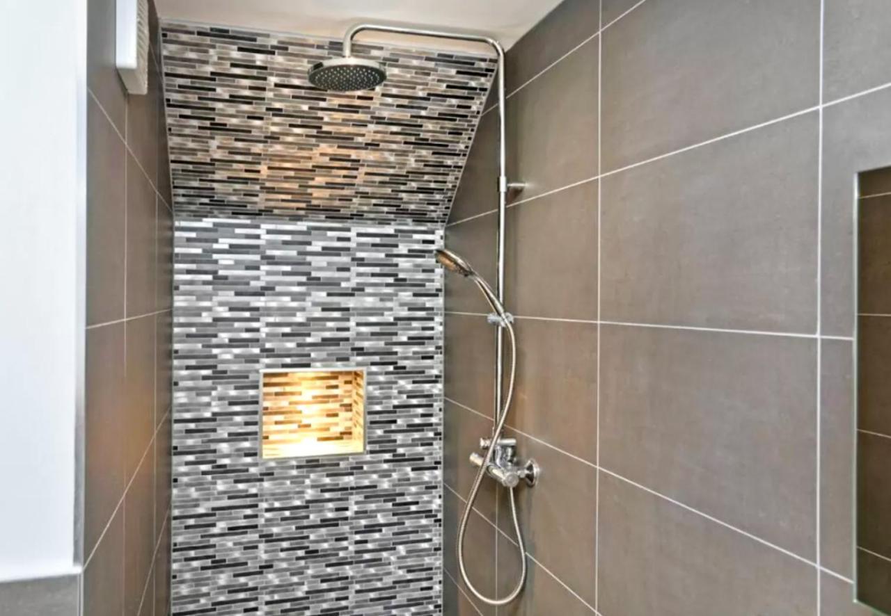 Ultra Modern, Stylish Apartment Next To Princes St Единбург Екстер'єр фото